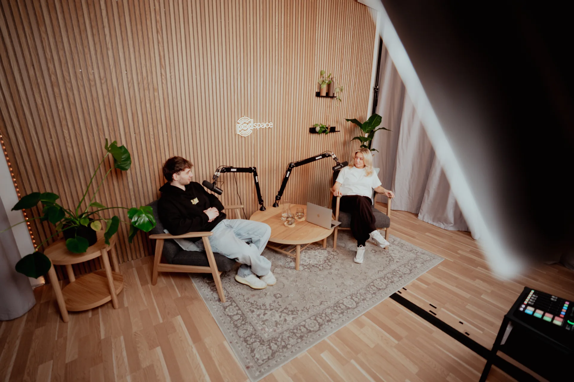 Podcast aufnehmen im podspace Studio Berlin Mitte